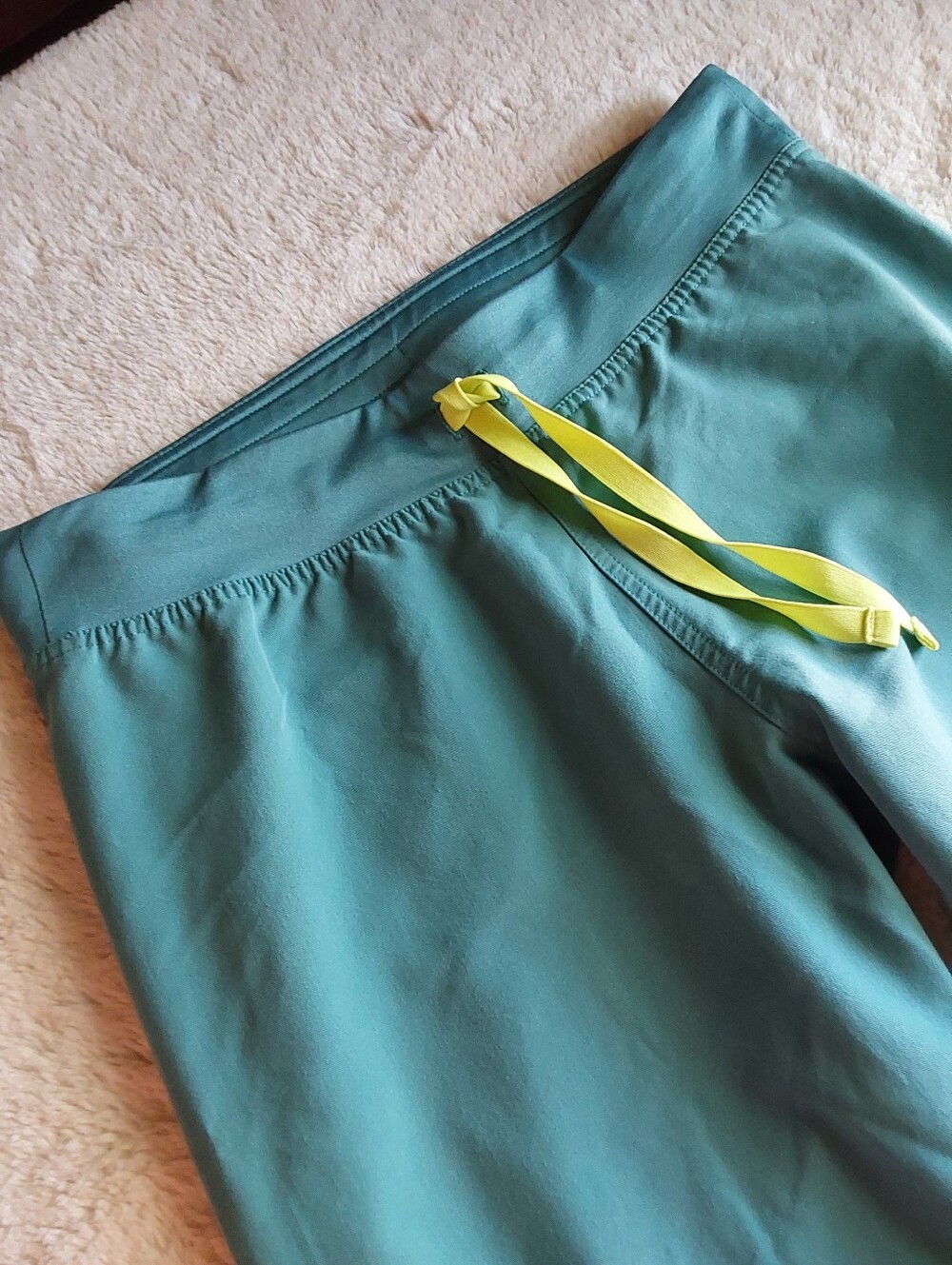 🌺 Like New Figs Tech Collection Teal V-Neck Scrub Set - Picture 3 of 12